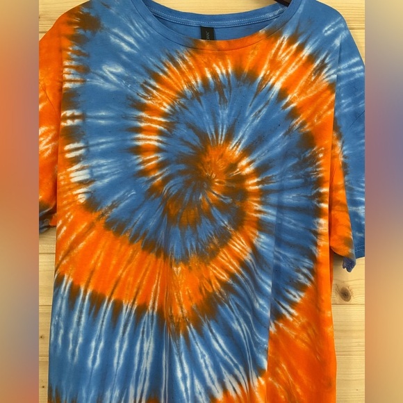 NEW Blue Orange Tie Dye XL GILDAN SoftStyle Unisex T-Shirt Casual Vibrant Spiral - Picture 5 of 10